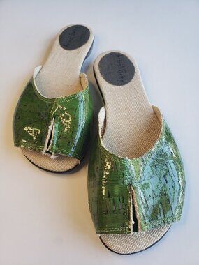 Green 'Animal Being' Summer Split Toe Slipon Mule Sandals
